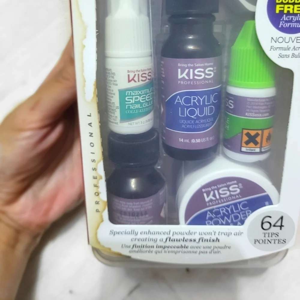 Kiss nib water